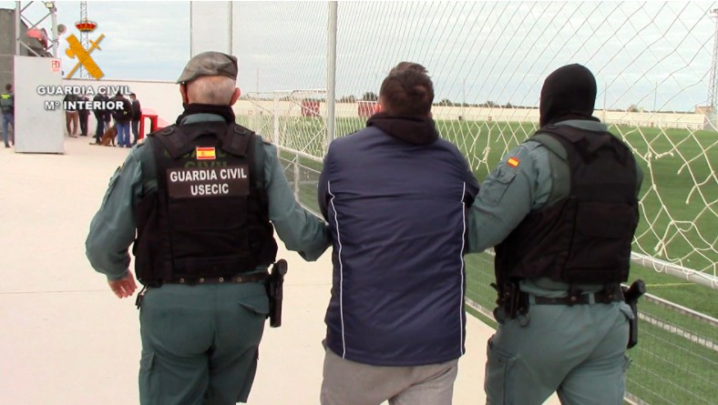 The Civil Guard dismantles in Cádiz a criminal organization dedicated to  fixing football matches