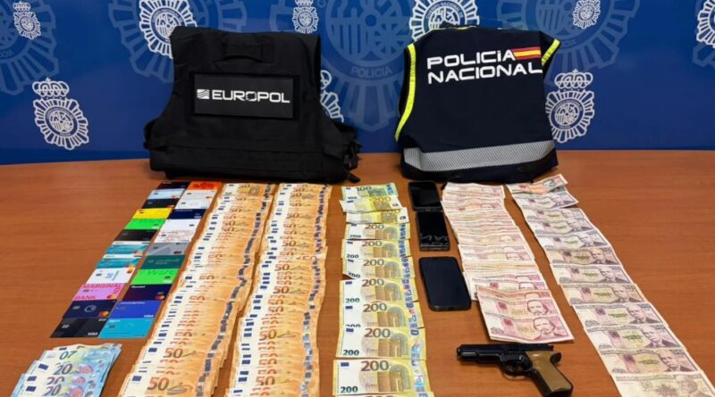 8 arrested in a hit against criminal network smuggling Cuban nationals into Spain