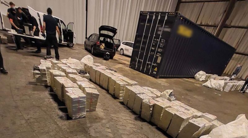 Nearly 3.9 tonnes of cocaine seized by Customs at the port of Dunkirk