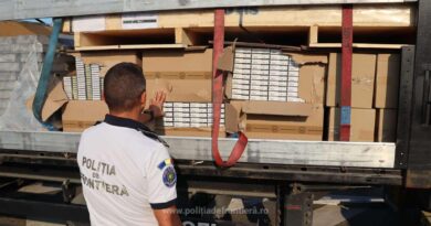 Cigarettes worth over 720,000 lei, hidden in a truck, were discovered by border police in Calafat, Romania