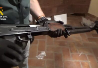 The Spanish Civil Guard seizes almost three tons of cocaine and four assault rifles hidden in a rural house in Guadalajara
