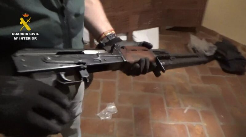 The Spanish Civil Guard seizes almost three tons of cocaine and four assault rifles hidden in a rural house in Guadalajara